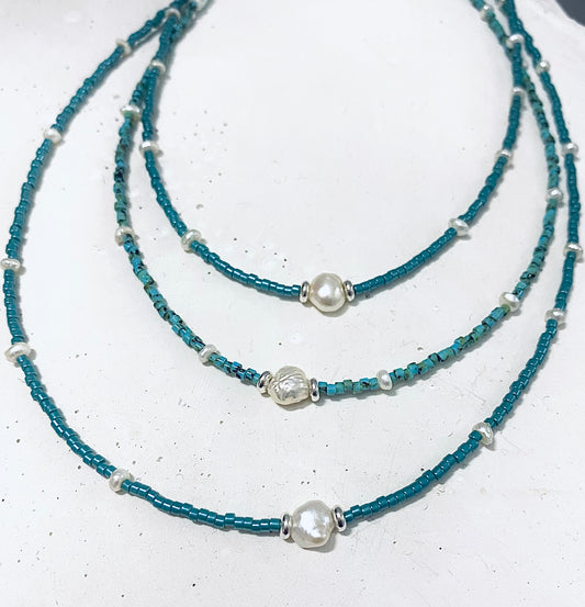 HOLIDAY TIME CHOKER